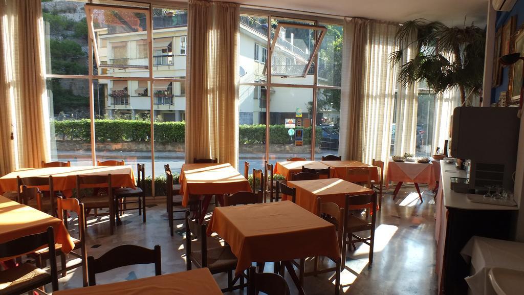 Hotel Colibri ฟีนาเลลีกูเร ภายนอก รูปภาพ